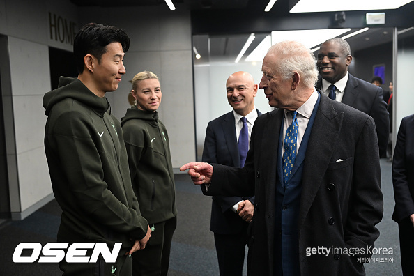 [사진] 국왕 만난 손흥민 ⓒGettyimages(무단전재 및 재배포 금지)