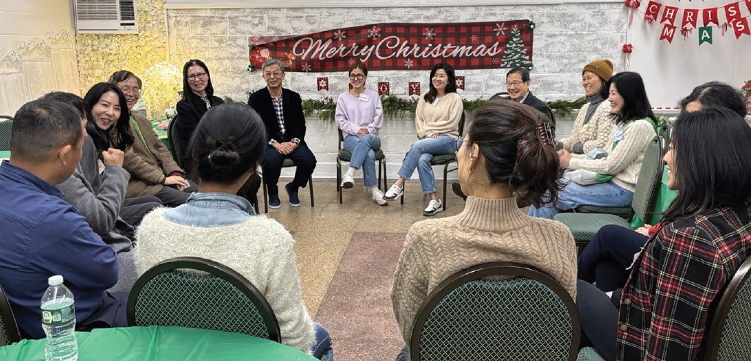 한미정신건강협회(KABHA, 회장 이수일)는 지난달 28일 에벤에셀 선교교회에서 송년회 및 네트워킹 행사를 갖고 회원들의 유대감 강화와 한인 커뮤니티의 정신 건강 증진을 위해 힘쓸 것을 다짐했다.  [한미정신건강협회]