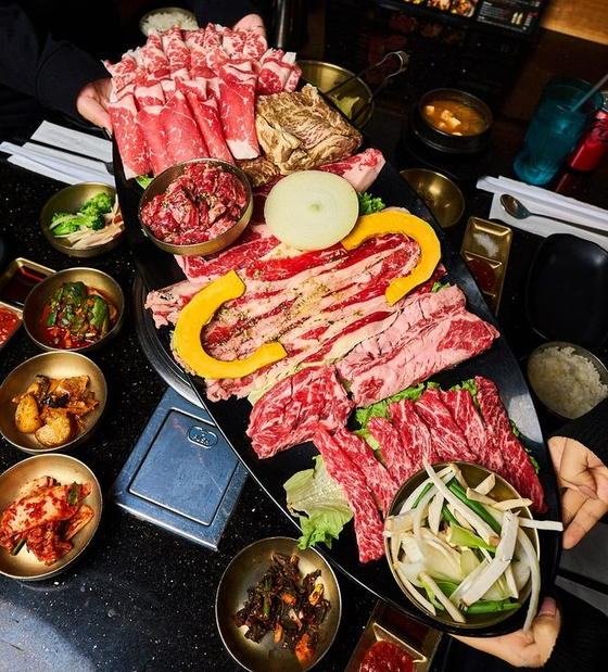 강남 코리안 바비큐의 강남 비프 콤보.