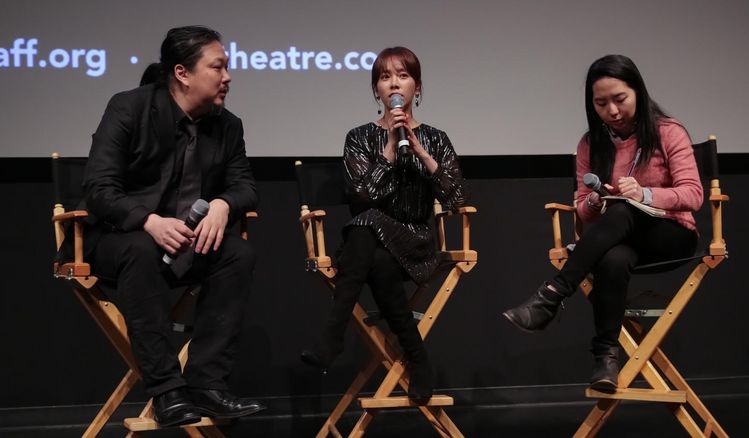 지난 1일 배우 한지민(가운데)씨가 뉴욕을 방문해 올해 뉴욕아시아영화제(NYFF)의 개막작으로 선정된 한국 영화 '미쓰백'을 관객들에게 소개했다. [사진 NYFF]