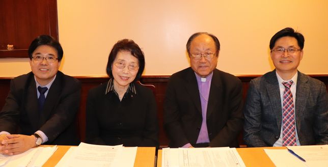 왼쪽부터 정병완 소장, 강샨일 대표, 장시몬 이사장, 김찬영 목사