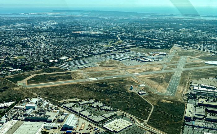 도심공항으로 걸맞게 새로운 기능과 설비를 갖추게될 몽고메리 공항의 항공사진.