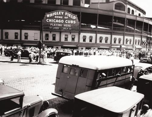 미 국립사적지로 등재된 시카고 컵스 홈구장 리글리필드 의 예전(위)과 최근 모습 [시카고 컵스 홈페이지]
