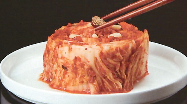 늘만나 김치는 100% 한국산 농산물로 만들어 직수입한 김치다. 잘 익은 젓갈김치의 깊은 풍미를 갖고 있으면서도 얼마전에 담은 것처럼 아삭한 식감으로 인기다.