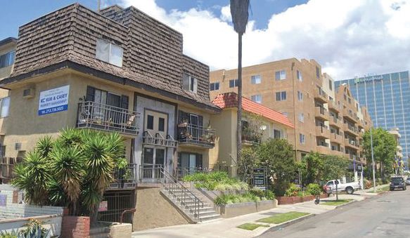 올 상반기 동안 LA한인타운에서 거래된 주택 수는 720채로 지난해보다 2배가 더 많았다. [중앙포토] 