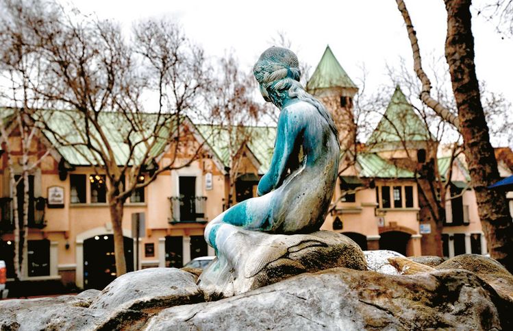 인어공주 동상이 있는 마을 입구. ‘인어공주’를 쓴 한스 크리스티앙 안데르센은 덴마크가 낳은 창작 동화의 개척자이고 전세계에 친덴마크 정서를 심은 덴마크 영웅이다. 