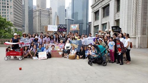 지난 7일 낮 12시 시카고 다운타운 미시간 애비뉴 리글리 빌딩 앞 '위안부 수요집회' [사진= KAN-WIN] 