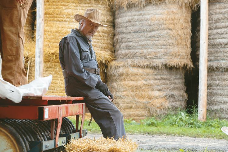 ‘퍼시 vs 골리앗’은 농업 왕국을 자처하는 다국적 기업 몬샌토의 횡포에 맞서 싸우는 농부 퍼시슈마이저의 감동적인 이야기다. 씬 스틸러 크리스토퍼 워킨이 노련한 연기를 펼친다. [Saban Films]