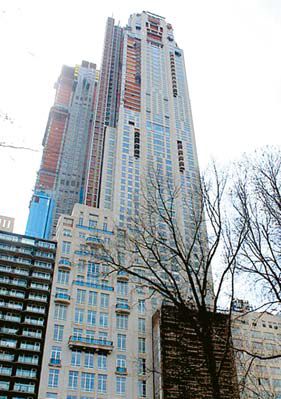 뉴욕 맨해튼 소재 콘도 건물의 79층 꼭대기 펜트하우스가 미국 주택거래 가격으로 사상 최고액인 2억3800만 달러에 거래됐다. [위키피디아 캡쳐]