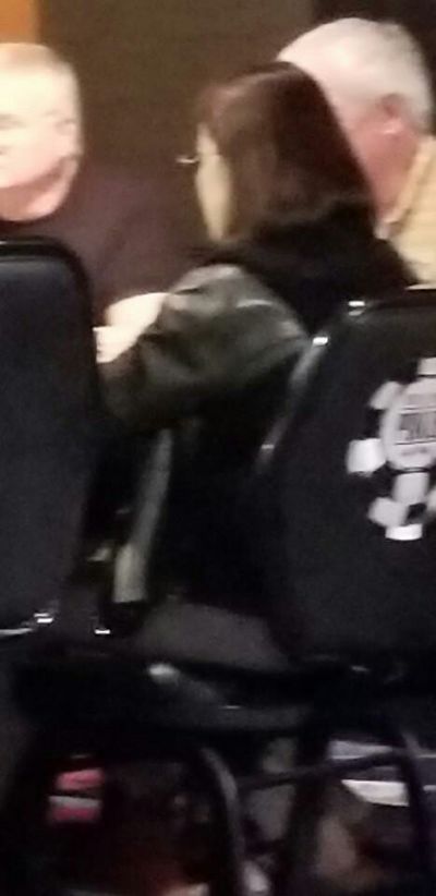 송미순씨로 추정되는, 가죽재킷에 선글라스를 낀 한인 여성이 포커하는 모습. [피해자 제공] 