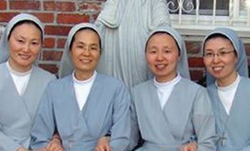 2010년 미주지역을 방문했을 때의 생활성서사 관계 수녀님들.