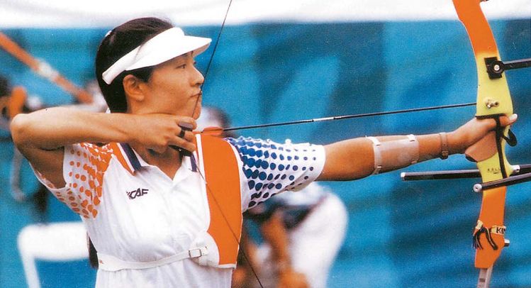  김경욱씨가 금메달 두개를 따냈던 1996년 애틀랜타 올림픽에서 활시위를 당기고 있는 모습.