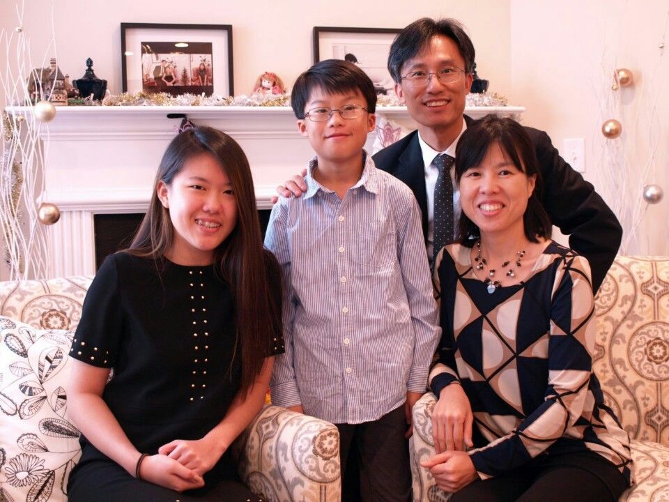 김양의 가족 사진. 왼쪽부터 김유진양, 동생, 김명식 교수와 부인. 