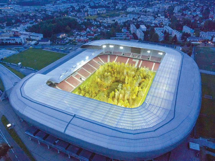 오스트리아의 축구경기장(Worthersee Stadium, Klagenfurt) 에 전시될 설치 미술품 'For Forest'. 경기장 안에 300그루의 나무가 심어져 있다. [For Forest 제공]
