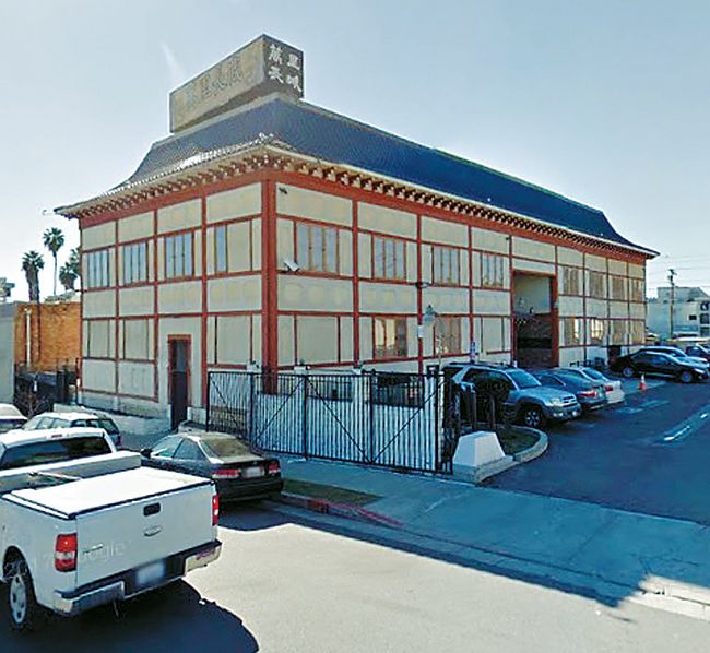 LA 한인타운의 유명 중식당인 만리장성이 18일 돌연 영업을 중단했다. 이 건물은 현재 에스크로가 진행중인 것으로 전해졌다.