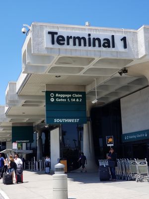 올해 미국 최고의 공항에 선정된 샌디에이고 국제공항 린드버그 필드의 터미널 1 전경. 