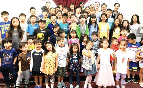 뉴욕초대교회가 오는 3월부터 한인 학생들의 뿌리교육을 위한 한국문화학교 교실을 오픈한다. 사진은 지난해 한국문화학교에 참석한 어린이들의 모습 [사진 뉴욕초대교회]