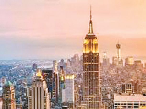 뉴욕 맨해튼 지역에 초고층 건물 신축붐이 일고 있다. 최근 신축 빌딩은  주거용이 많은 것이 특징이다. 