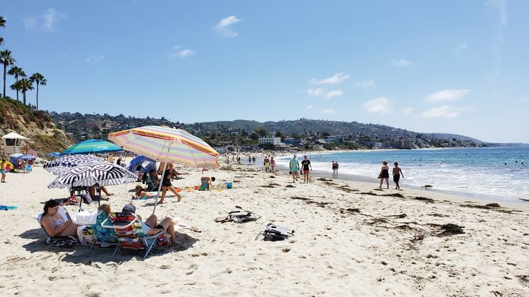 막바지 여름을 즐기는 데는 캘리포니아 해변이 최적의 장소다. 남가주 해변 곳곳에는 해변 캠핑장들이 운영되고 있다. 사진은 라구나 해변.