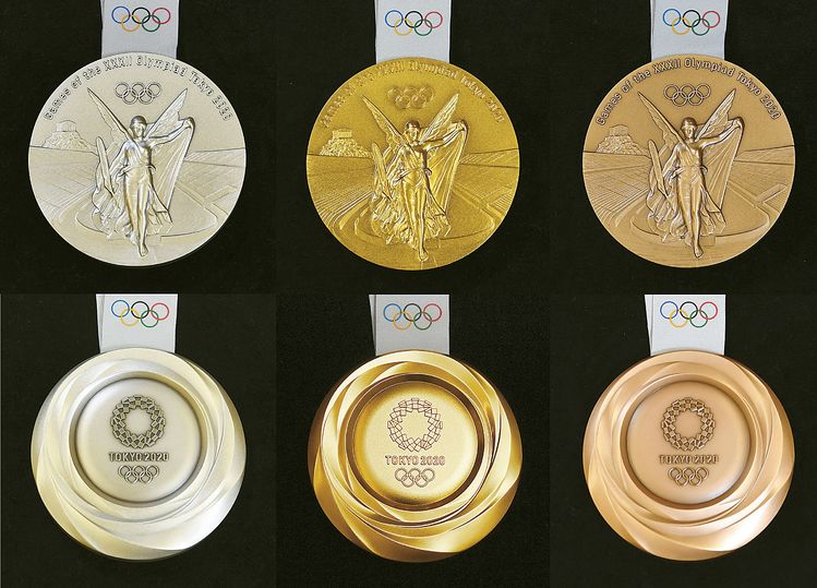 도쿄올림픽 조직위원회는 24일 도쿄에서 대회 개막 1년을 앞둔 기념행사를 열고 우승선수들에게 수여할 메달을 공개했다. 왼쪽부터 은, 금, 동메달. [연합]