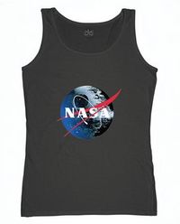 NASA 로고가 프린트된 티셔츠 등이 크게 유행이다.