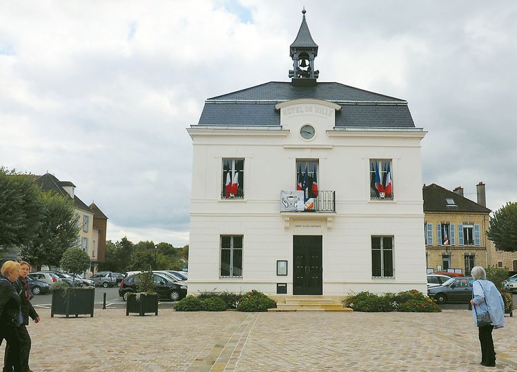 고흐 그림에도 등장하는 오베르 시청사(La Mairie d'Auvers-sur-Oise). 