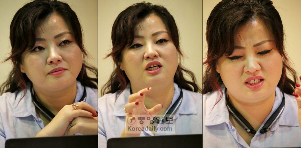 조진혜씨가 기자회견 도중 눈물을 흘리고 있다. 