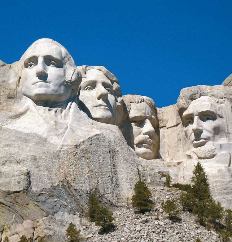 러시모어산에 새겨진 미국의 초석을 다진 미국 대통령들, 왼쪽부터 조지 워싱턴, 토머스 제퍼슨, 시어도어 루스벨트, 에이브러햄 링컨. 