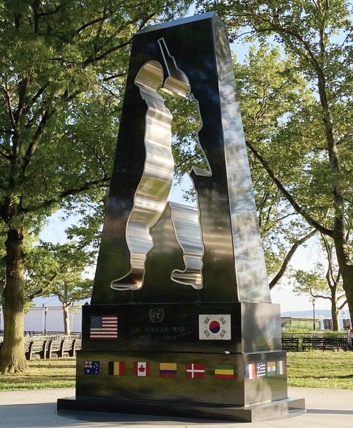맨해튼 남단 배터리파크에 위치한 한국전쟁 참전용사 기념비