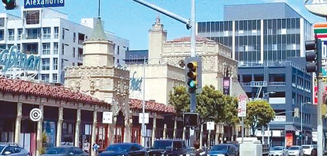 LA 한인타운 상가들도 소매업소가 빠져나간 자리를 식당·서비스 업소 등이 메우는 것으로 나타났다. [중앙 포토]