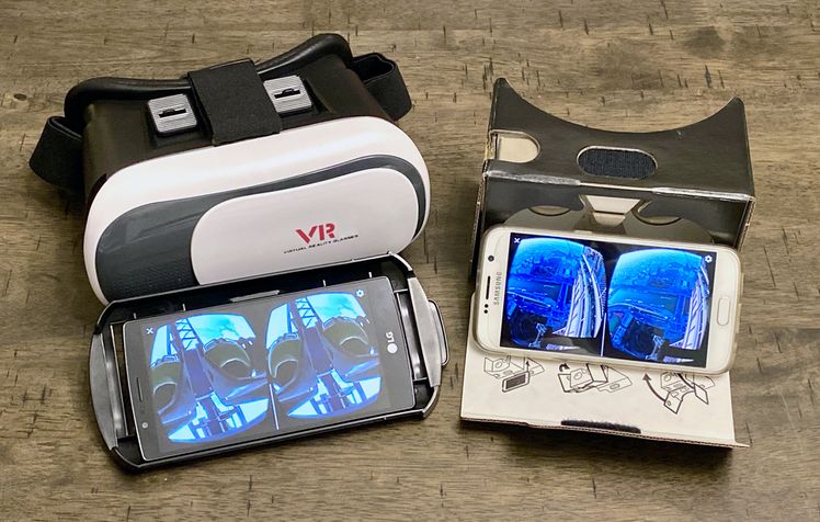 저렴하게 VR 체험을 할 수 있는 스마트폰 결합형 VR 헤드셋들. 카드보드(오른쪽)로 제작된 모델도 있다.