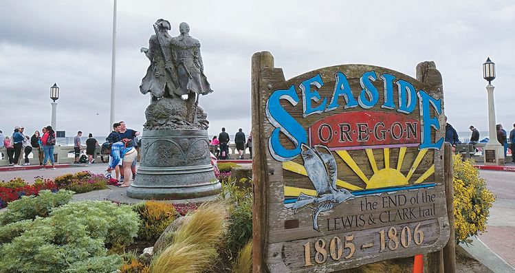 아스토리아시에서 해안선을 따라 남쪽으로 10여마일을 내려가면 인구 6000명이 조금 넘는 작은 도시 시사이드가 나온다. 시사이드 해변에는 루이스와 클라크 탐험대를 기리는 동상이 서있다.