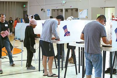 샌디에이고 카운티 유권자 등록국이 지난 5일부터 우편 투표용지를 일제히 발송하며 로컬 정계는 뜨거운 선거 열기로 서서히 휩싸이고 있다. 