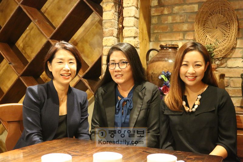  왼쪽부터 박윤영(Yun Park) 팀장, 김은혜(Grace Kim), 김정은(Janet Kim) 에이전트.
