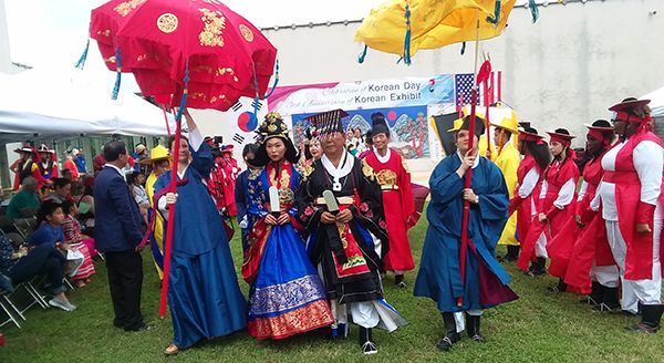 코퍼스 크리스티 텍사스 아시아 문화 박물관의 3주년 기념식에서 오송전통문화원이 주관한 한국전통공연 모습.