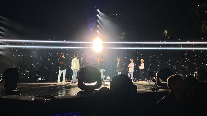 Each of the seven members lined up on stage and expressed how much fun they had for their first night in LA as the concert came to an end. [Source: Author, Sungmin Stella Kim] 