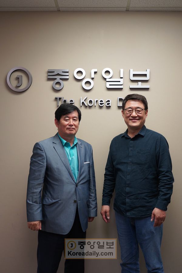 최근 본지를 방문한 세종바이오텍 서민혁(오른쪽) 대표와 박종오 애틀랜타지사장. 