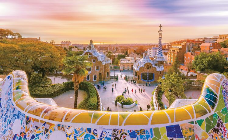 스페인이 낳은 세계적 건축가 안토니 가우디의 독창적인 건축세계가 바르셀로나 곳곳에 펼쳐져 있다. 