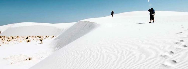 석고질 모래가 하얀 눈처럼 쌓여 언덕을 이루고 있는 화이트샌즈 국립기념지. [사진 국립공원관리청]